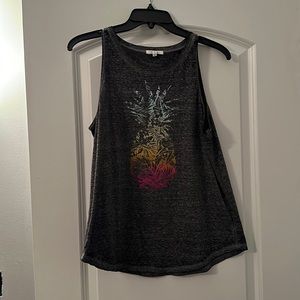 Maurice’s pineapple tank